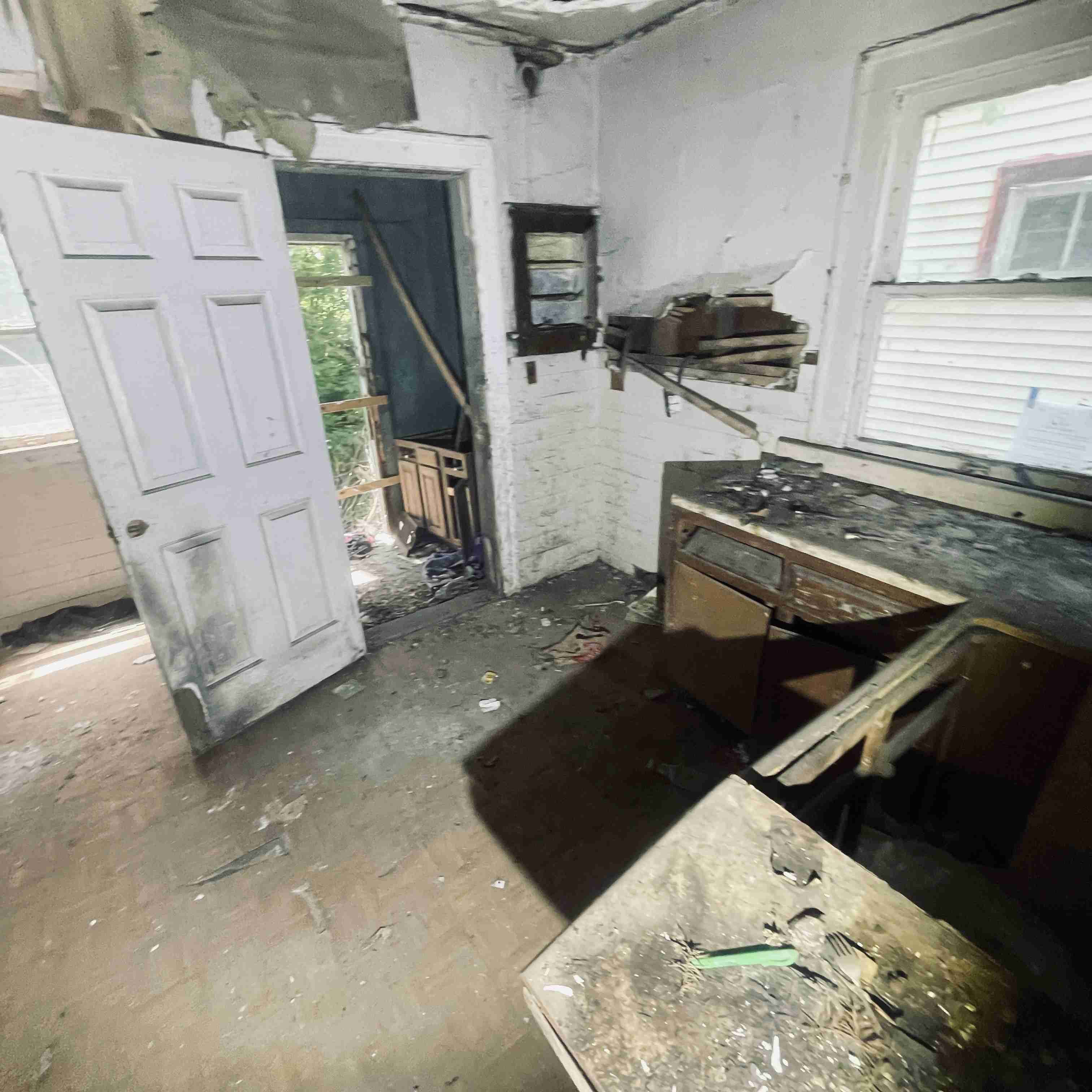 2537 Fullerton (28).jpg